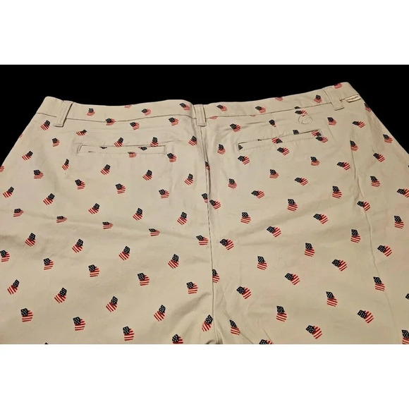 Magellan Outdoors Shorty Shorts American Flag Print Women's Plus Size 24 EUC - Picture 4 of 8